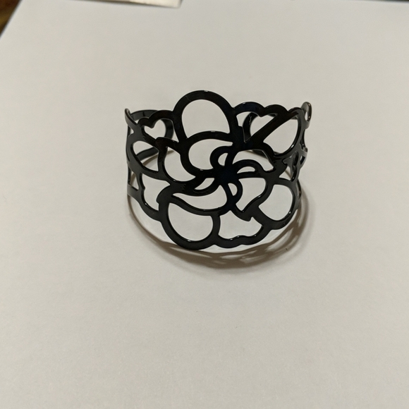 Lia Sophia cuff bracelet - Picture 1 of 4